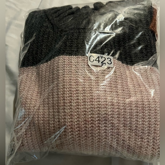 B8 AMERICAN RACE OUTFITTERS WOMEN’S SWEATER SIZE XS. No Tag New Without tax - Picture 12 of 12